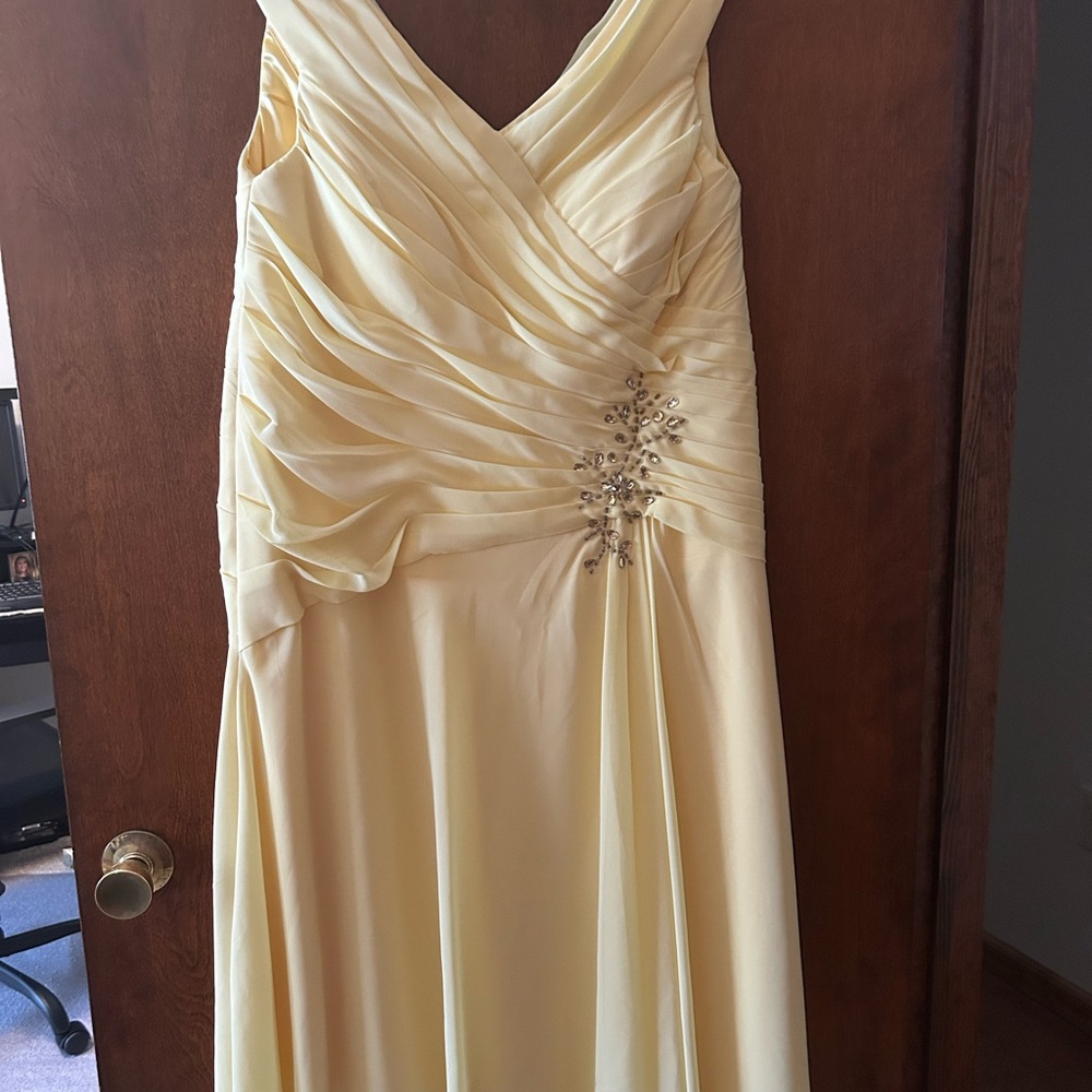 Elegant Yellow Evening Dress